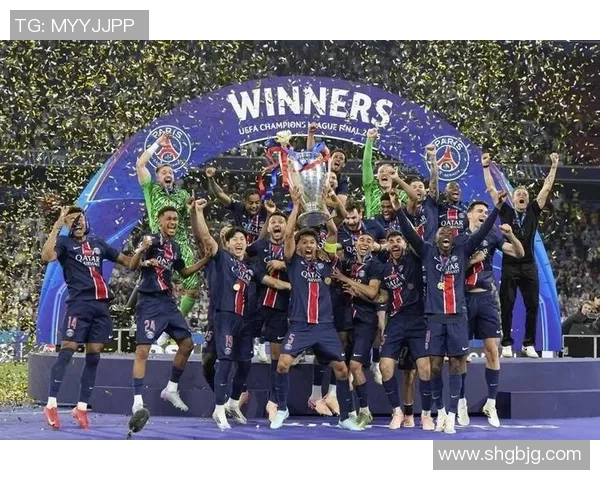 中超热战巴黎圣日耳曼以4比3逆转皇马引发转会风波全场沸腾