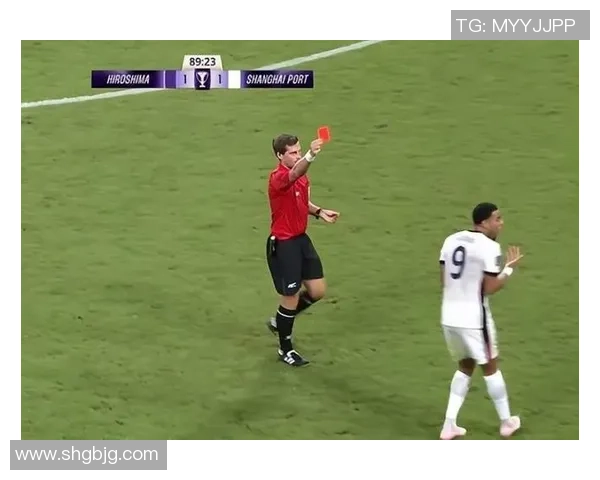 友谊赛AC米兰与曼城战平乌龙球引发争议判罚全场沸腾