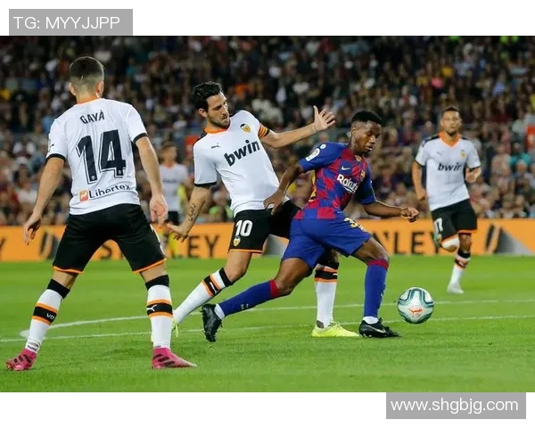 世界杯精彩对决阿森纳与多特蒙德激战成平局战术分析引发热议 世界杯精彩对决阿森纳与多特蒙德激战成平局战术分析引发热议