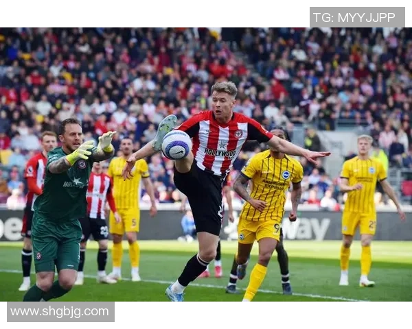 德甲激战:利物浦与本菲卡战平红牌事件引发全场热议 德甲激战:利物浦与本菲卡战平红牌事件引发全场热议